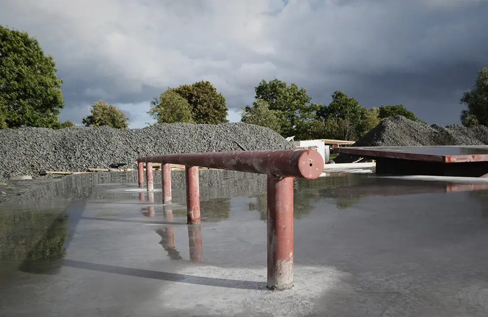 Konstruerande av skatepark.