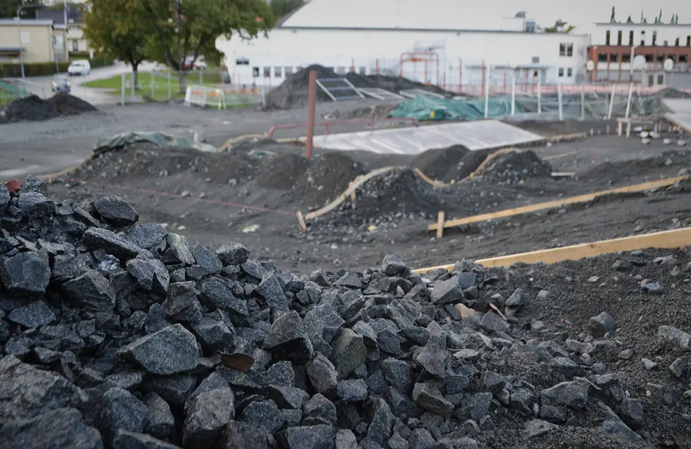 Konstruerande av skatepark.
