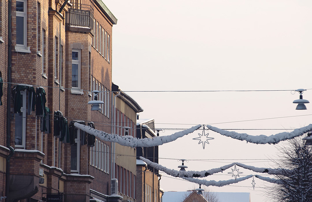 Julbelysning över Nässjös gator