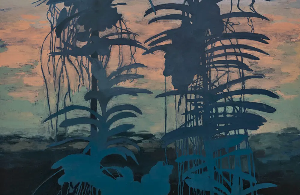 En målning med blå silhuetter av växter mot mörk och ljus bakgrund.