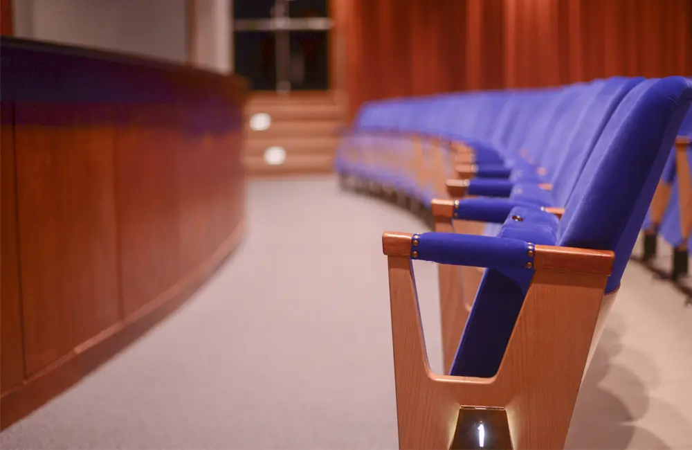 Sittplatserna erbjuder bra sikt.