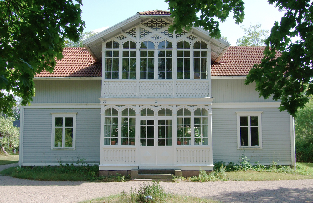 Villa i Solberga i sekelskiftesstil.