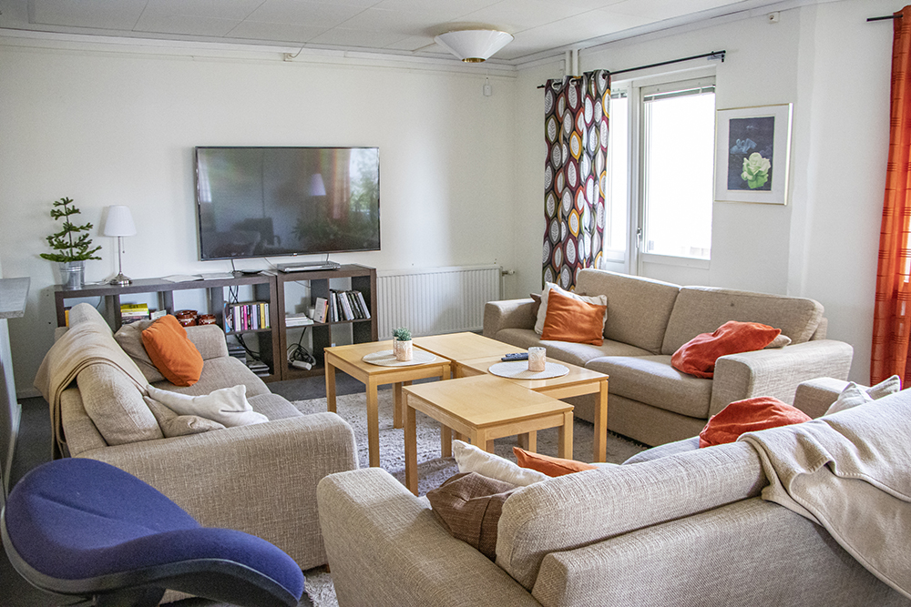 Det gemensamma vardagsrummet där du kan hänga med kompisar på boendet.